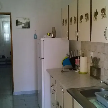 Apartment With A Parking Space - 12299 Murter